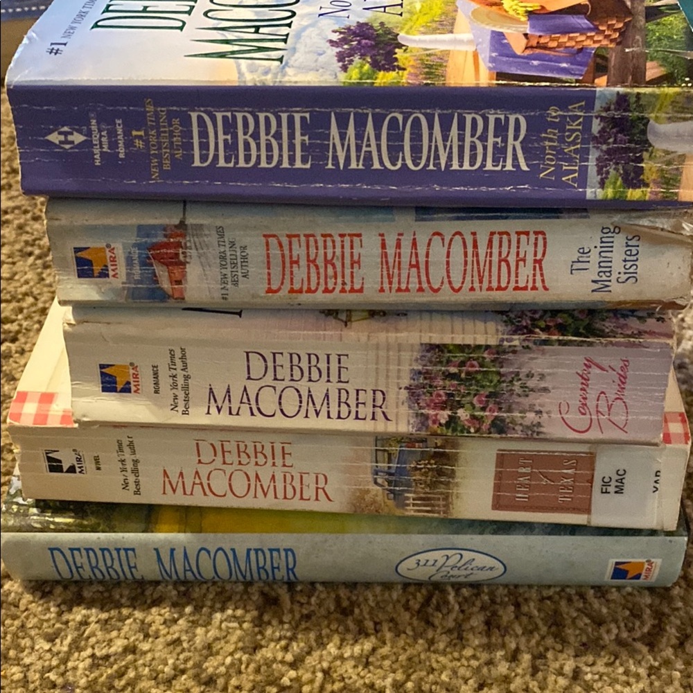 Debbie Macomber Book Collection - Picture 3 of 6
